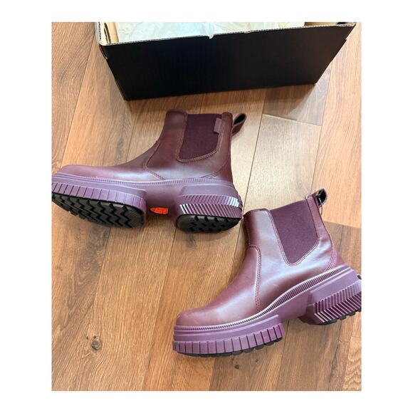 NEW Sorel Ona Ave Chelsea Ankle Waterproof Boots Epic Plum Black - Picture 1 of 6